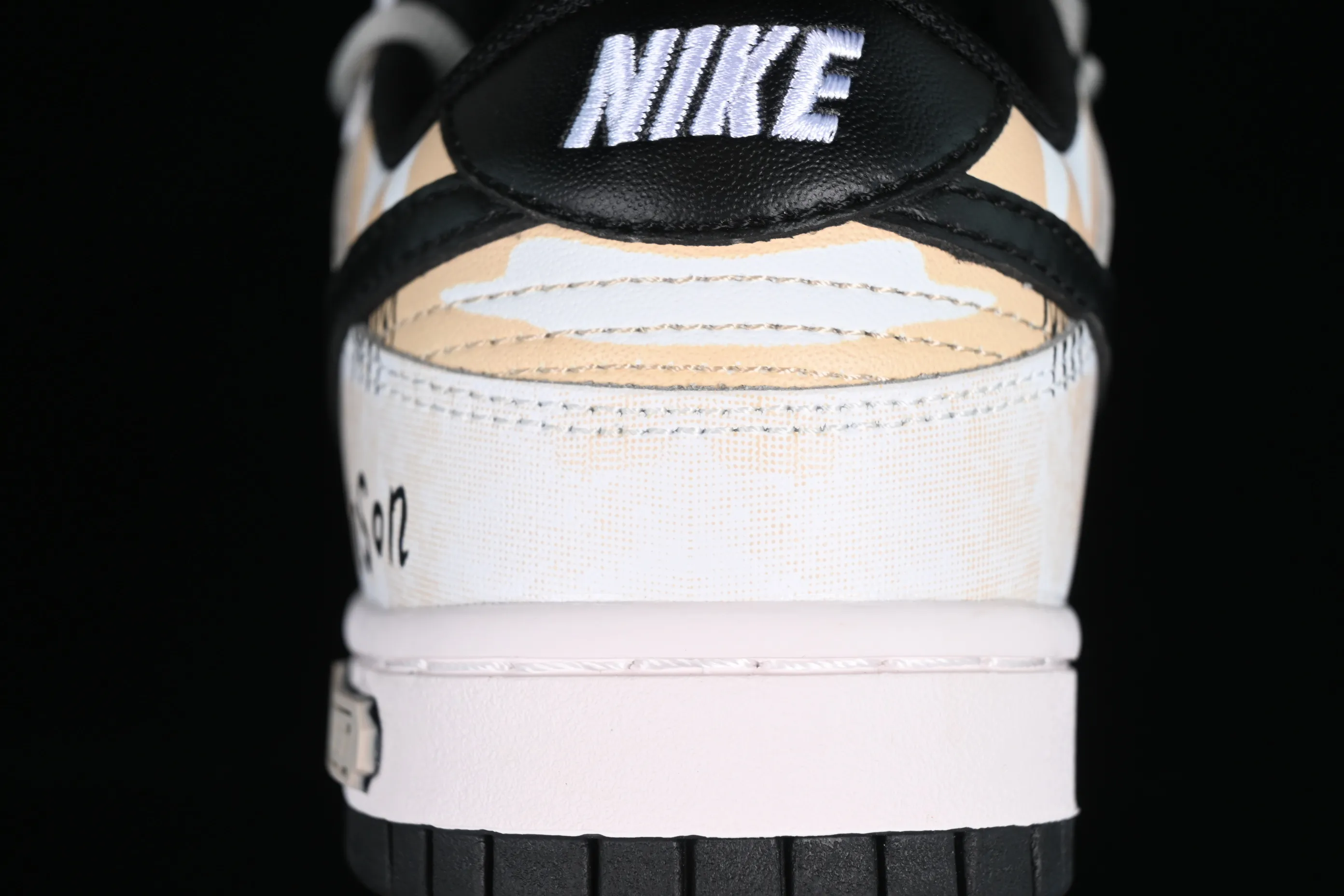 All Categories Nk SB Dunk Series Nk SB Dunk Low Low-top sneakers Nk Dunk Low DaVinci Custom Robinson Graffiti Deconstruction SB strap low-top casual sneakers DD1391-100